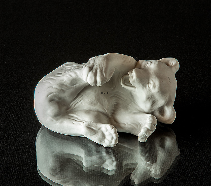 Eisbär weiss Bisquit, Royal Copenhagen liegend Eisbär Figur Nr. 072