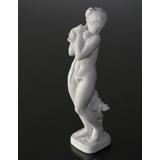 Badendes Mädchen Klassische nackte weiße Figur, Royal Copenhagen Figur Nr. 134