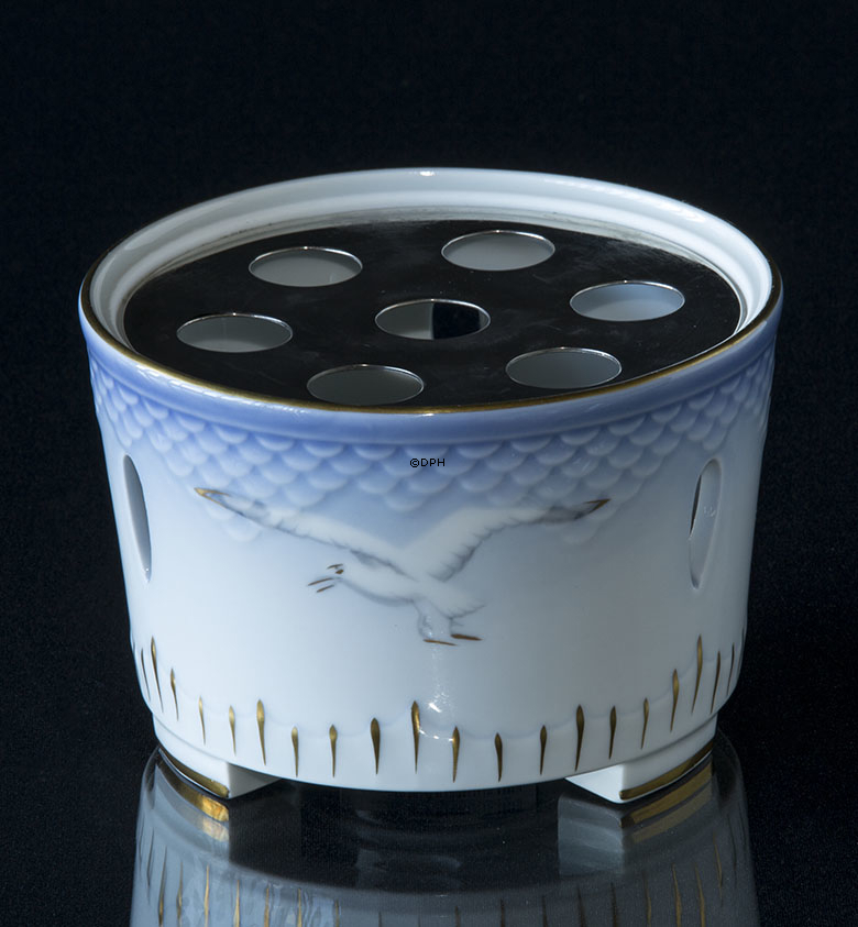 Möwegeschirr mit Gold, Teewärmer, Bing & Gröndahl Nr. 237 (mit Metalleinsatz)