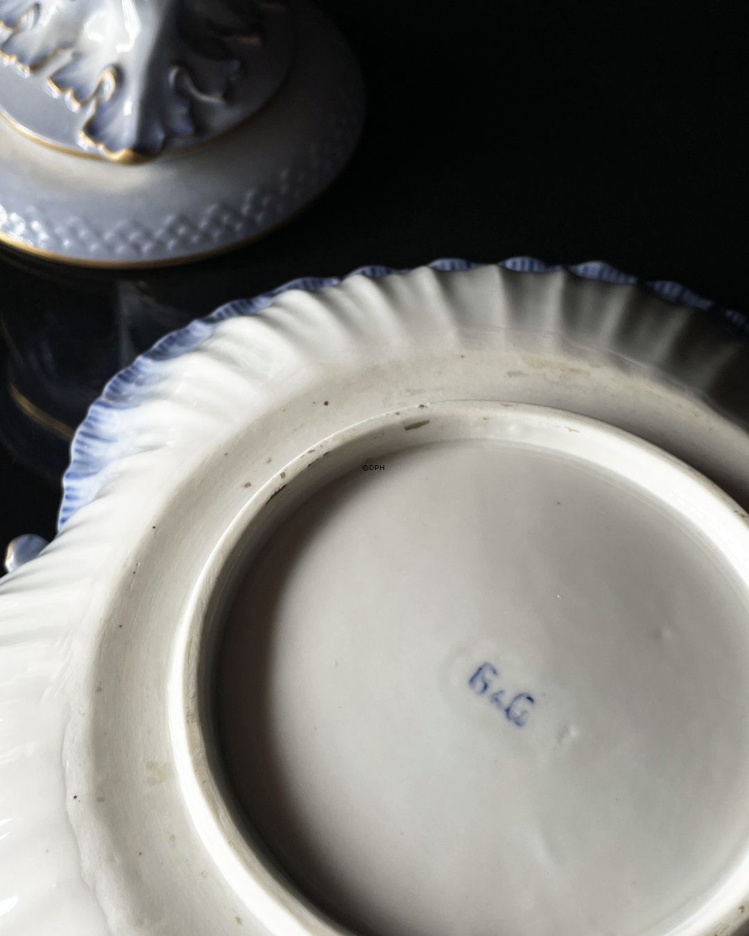 Seltene Bing & Gröndahl Möwe-Servieraufsatz mit Delfinfuß und separater Muschelschale