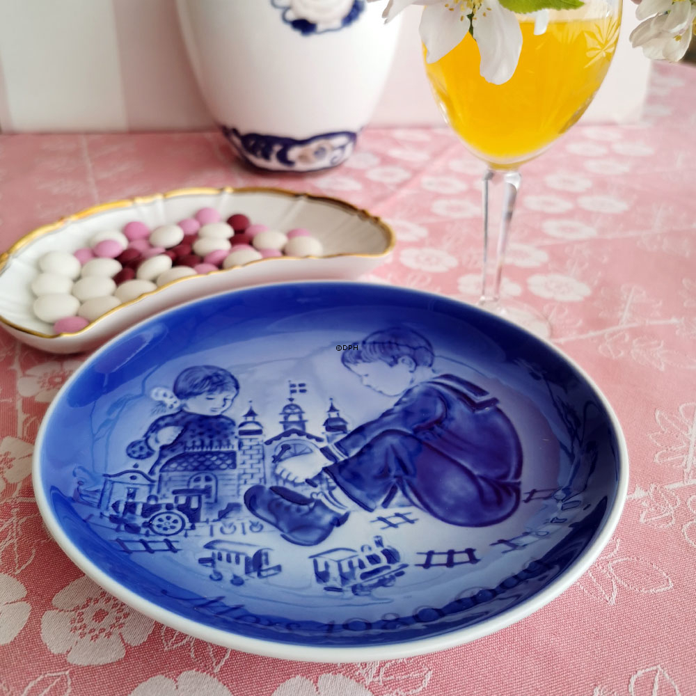 Offenbach Mondsichelförmige Schale, Bing & Gröndahl Nr. 41