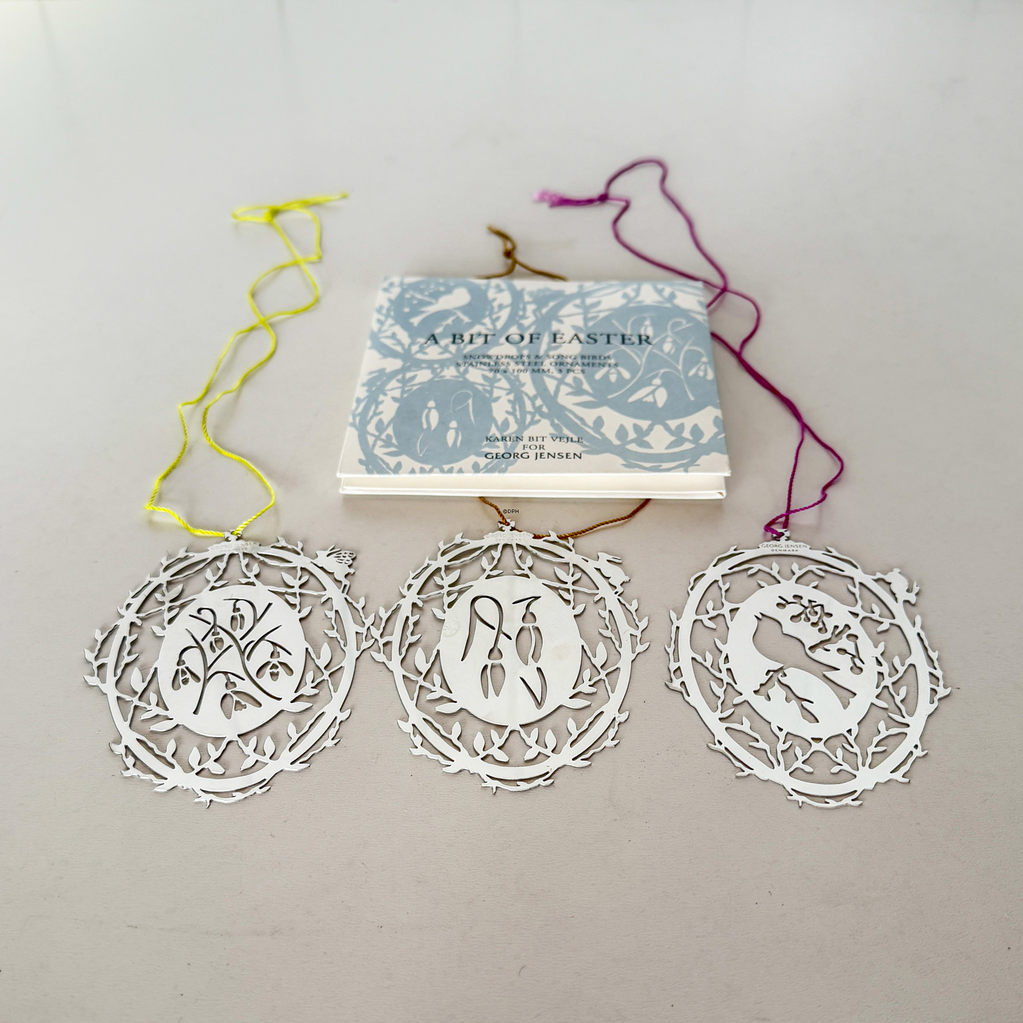 Georg Jensen Osterornamente mit Schneeflocke und Singvogel