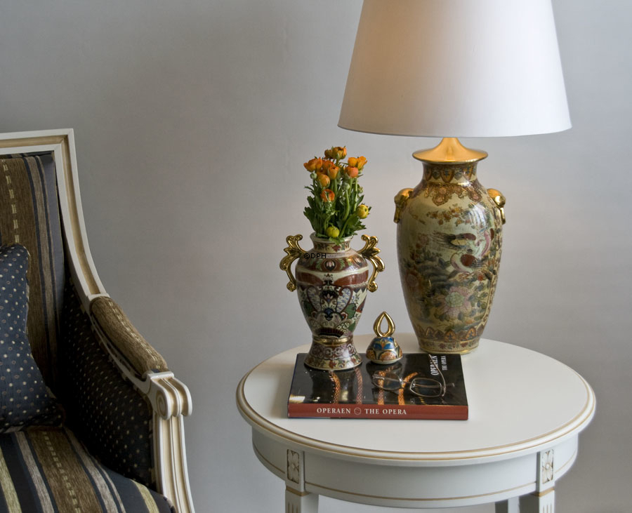 Chinesischer Tempelkrug mit goldenen Ohren