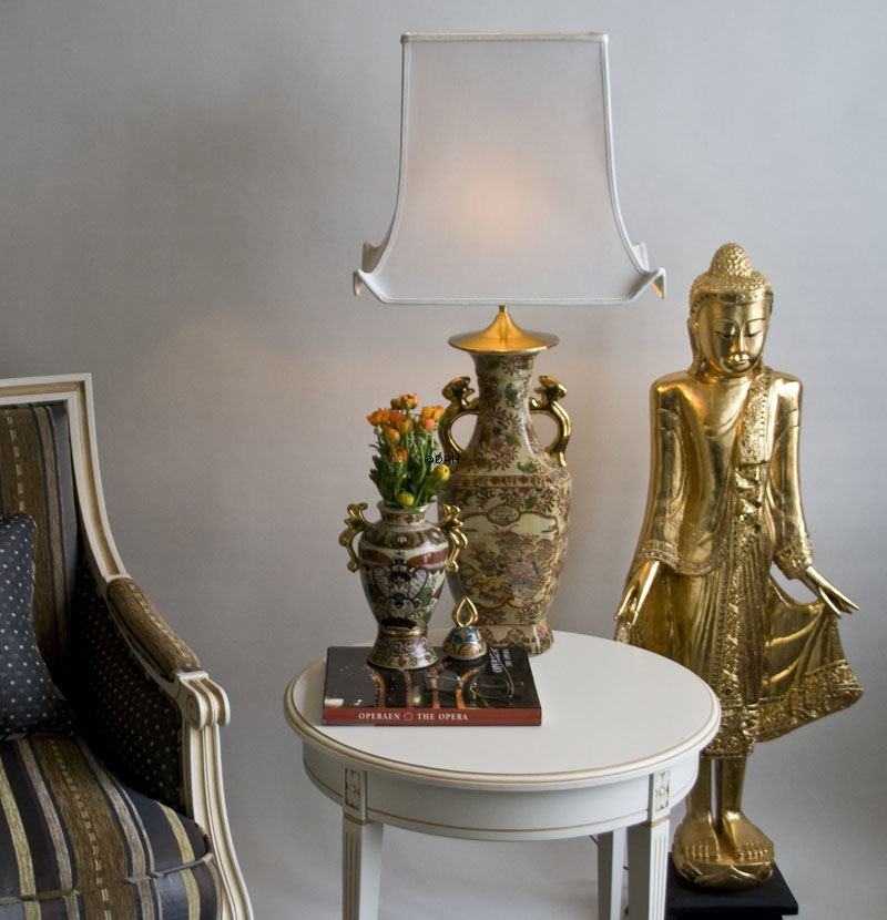 Chinesischer Tempelkrug mit goldenen Ohren