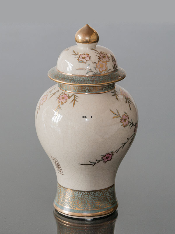 Kutani Krug mit Pfau