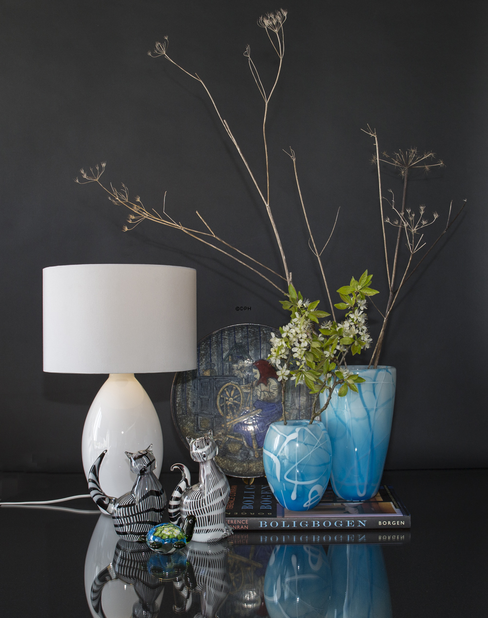 Glas Blumentopf oder Vase, blau mit weiß in Kontrast, Mundgeblasene Glaskunst