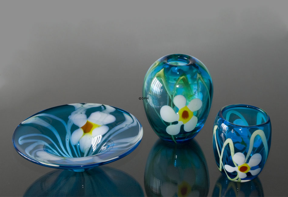 Glasvase oder Blumentopf, Glaskunst Blumentopf, blau mit Blumen, Mundgeblasenem Glas,