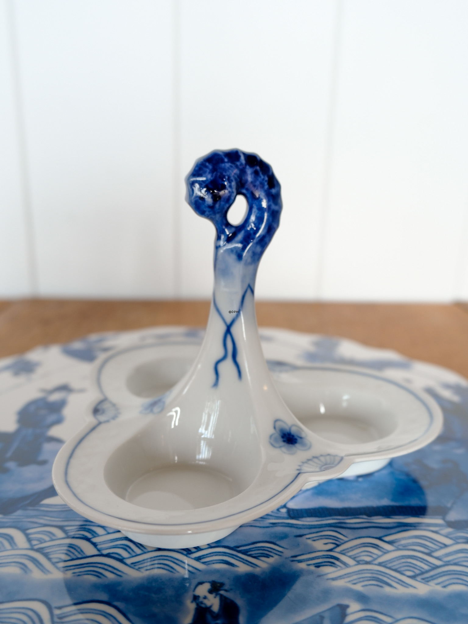 Empire-Halter für Salz, Pfeffer und Senf (Plat de ménage Nr. 52), Bing & Gröndahl