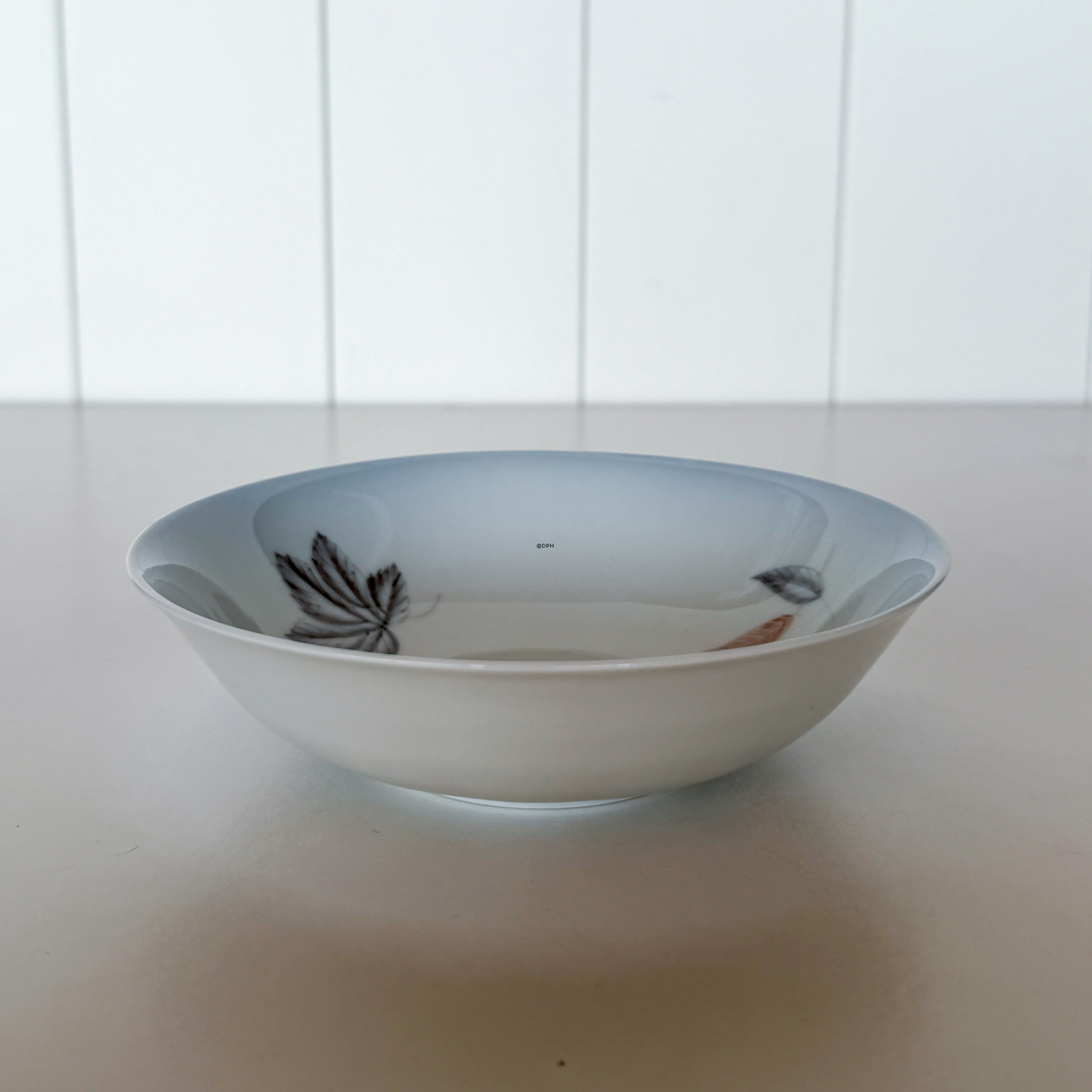 Blätter kleine runde Ymer-Schale 16 cm, Bing & Gröndahl Nr. 45
