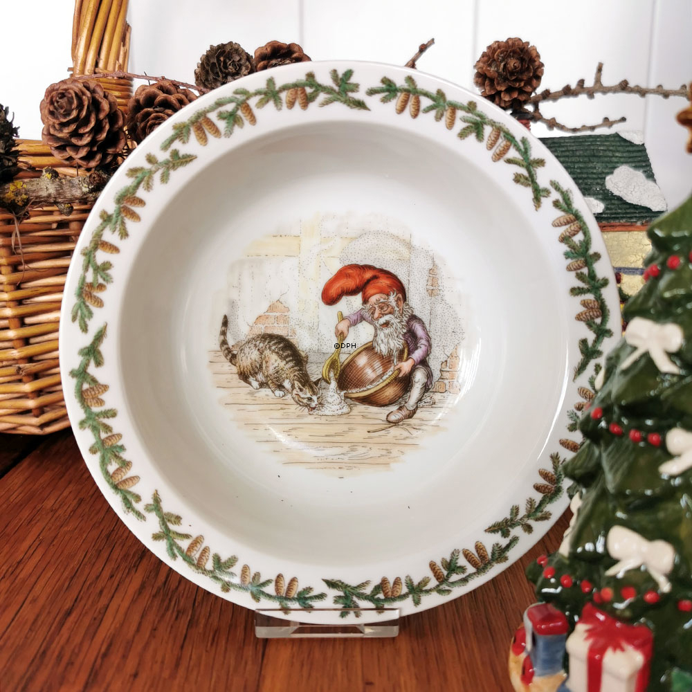 Wiberg Weihnachtsschale mit Wichteln, der Reisbrei mit Katze teilt, Royal Copenhagen Nr. 5-14198