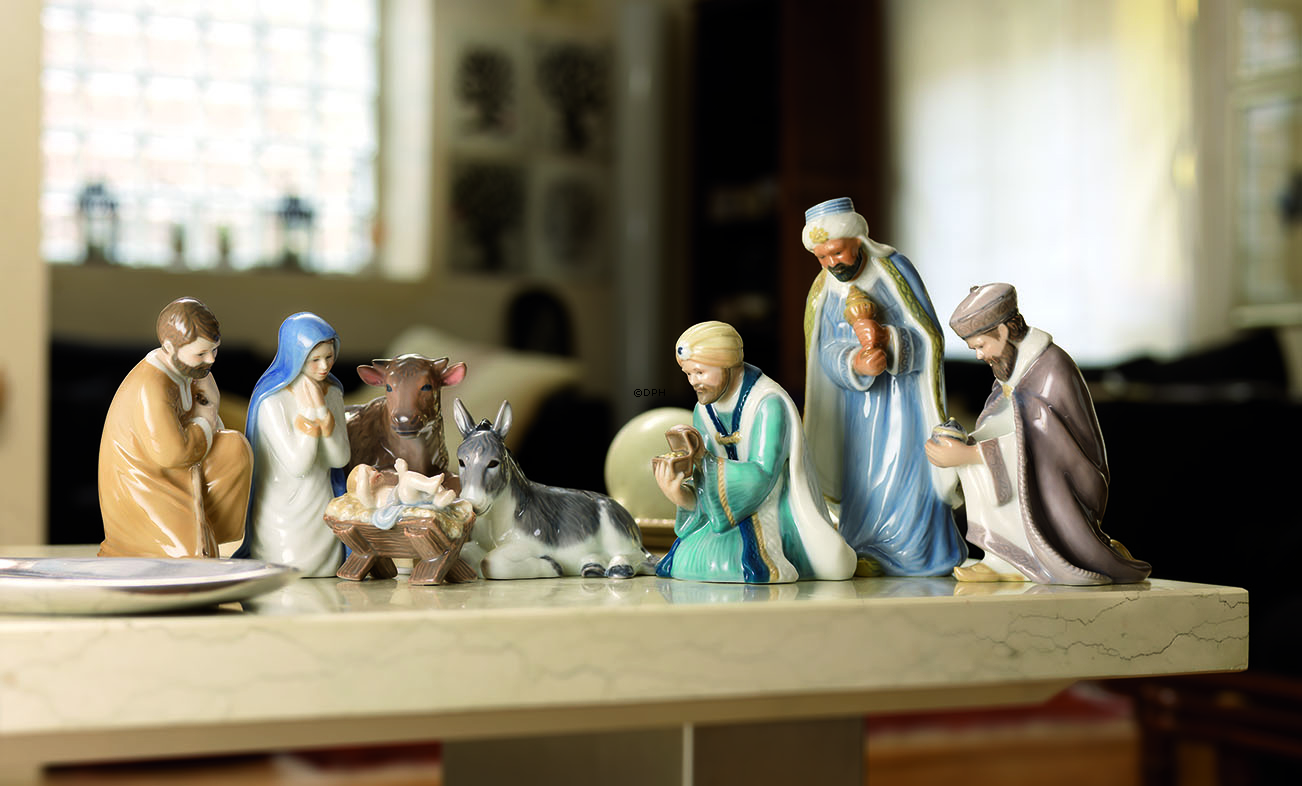 Weihnachtskrippe, Das Jesuskind in seiner Krippe, Royal Copenhagen Figur Nr. 021