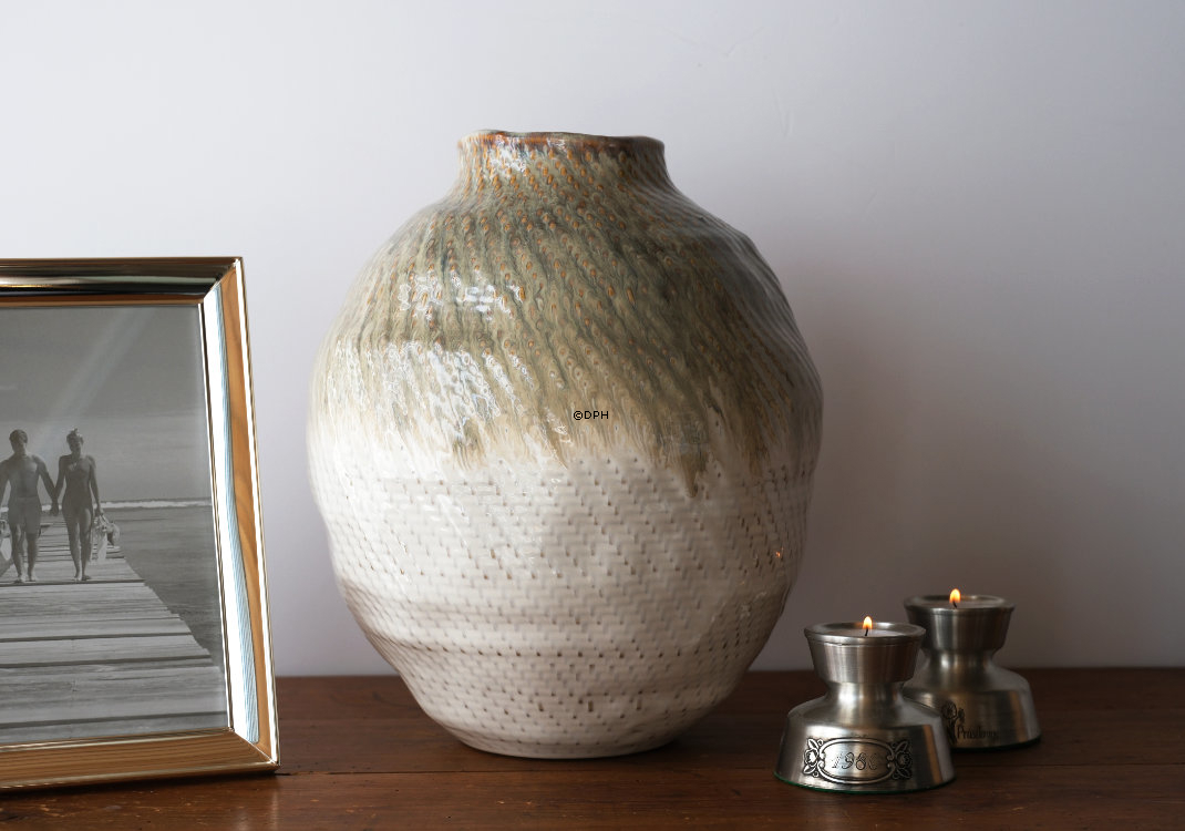 Vase aus Keramik, staubiges Grün/Weiß