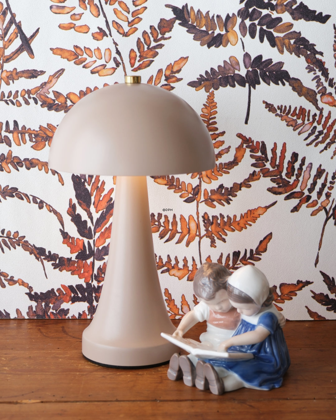 Liss LED Tischlampe in Sandfarbe, wiederaufladbar