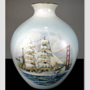Windjammer Vase mit Nr. 2 Motiv des Schiffes The Eagle, Bing & Gröndahl | Nr. 55201 | Alt. B8873-5506 | DPH Trading
