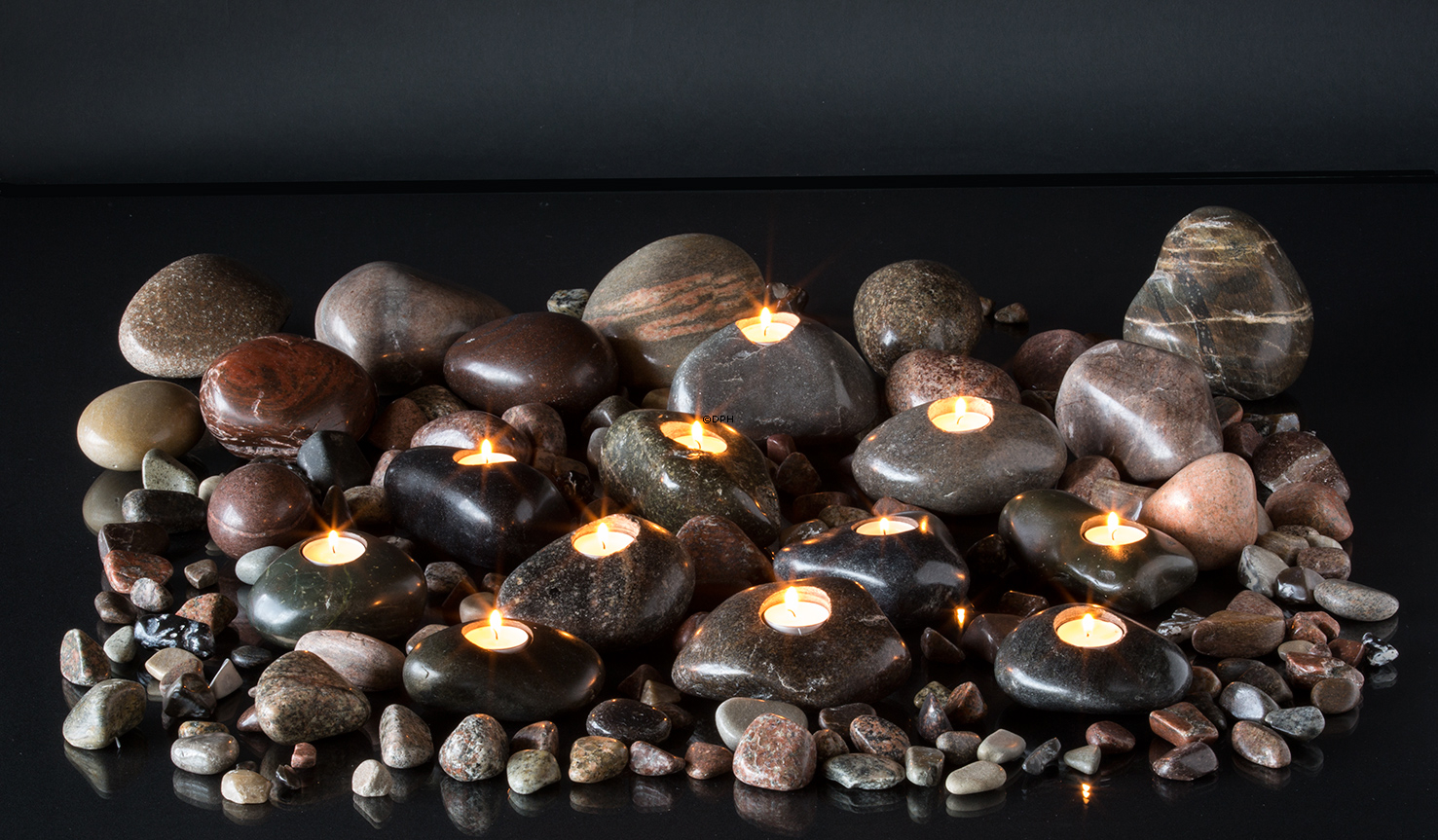 "Kerzenstein" In den Farben Schwarz und Grau - gemischt