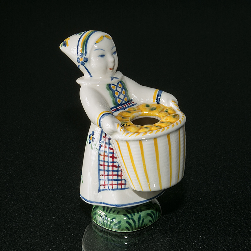 Vetterin von Amager, 1943, Aluminia Kindertag Figur Nr. 2284