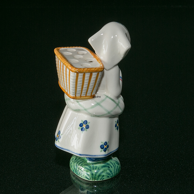 Mädchen aus Skovshoved, 1945, Aluminia Kinderhilfefigur Nr. 2390