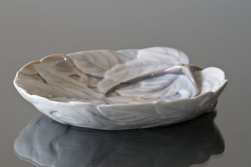 Schale mit Ahorn Blätter und Samen, Bing & Gröndahl, Jugendstil Nr. 1113