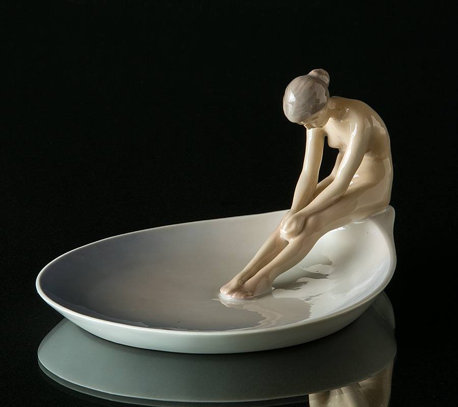 Meditation, Schale mit meditierendem Mädchen, Bing & Gröndahl Nr. 1532