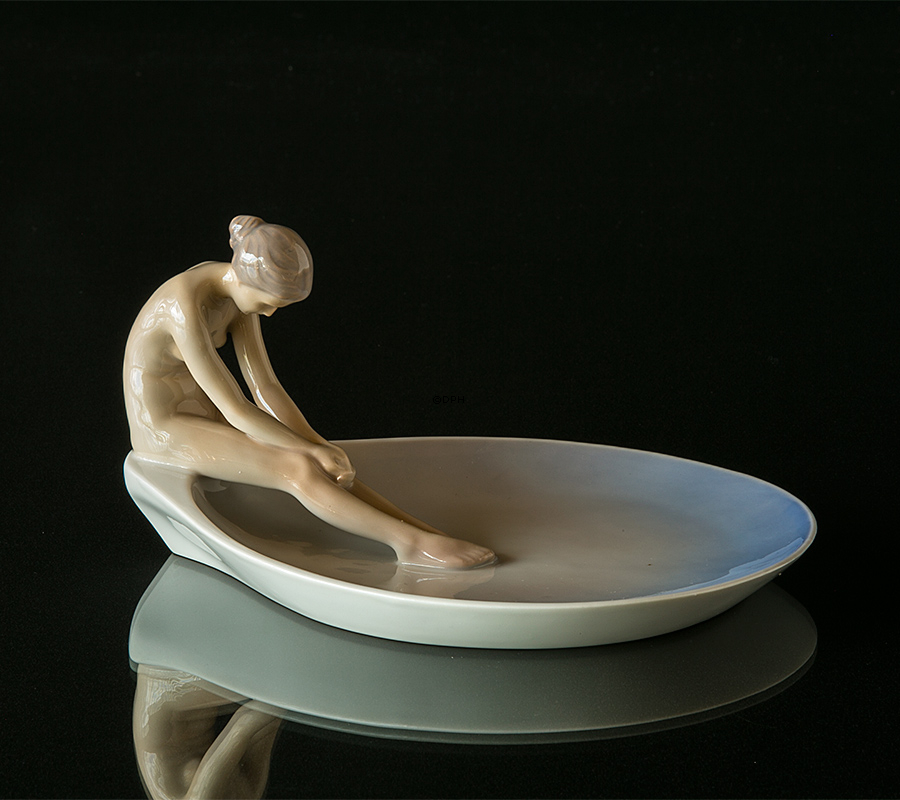 Meditation, Schale mit meditierendem Mädchen, Bing & Gröndahl Nr. 1532