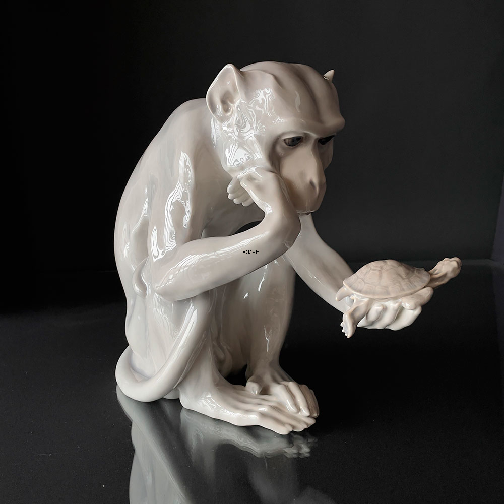 Affe mit Schildkröte, groß, Bing & Gröndahl Figur Nr. 1545