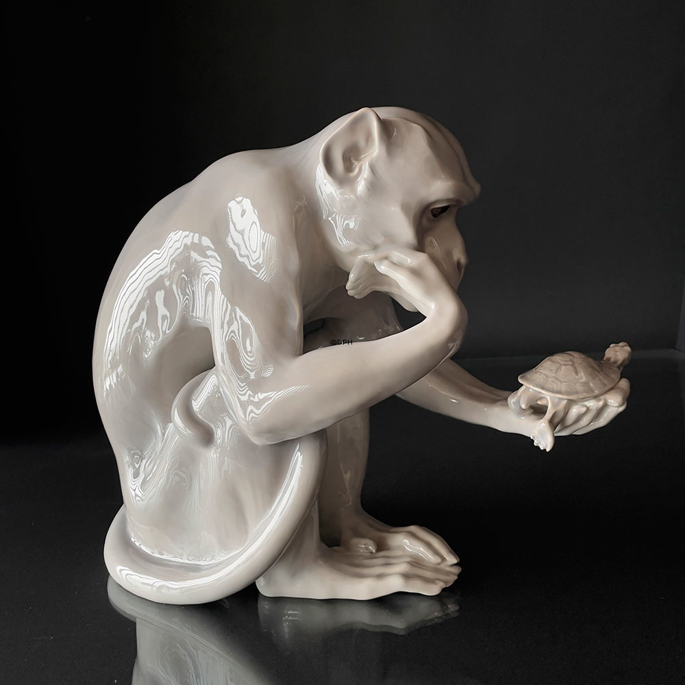 Affe mit Schildkröte, groß, Bing & Gröndahl Figur Nr. 1545