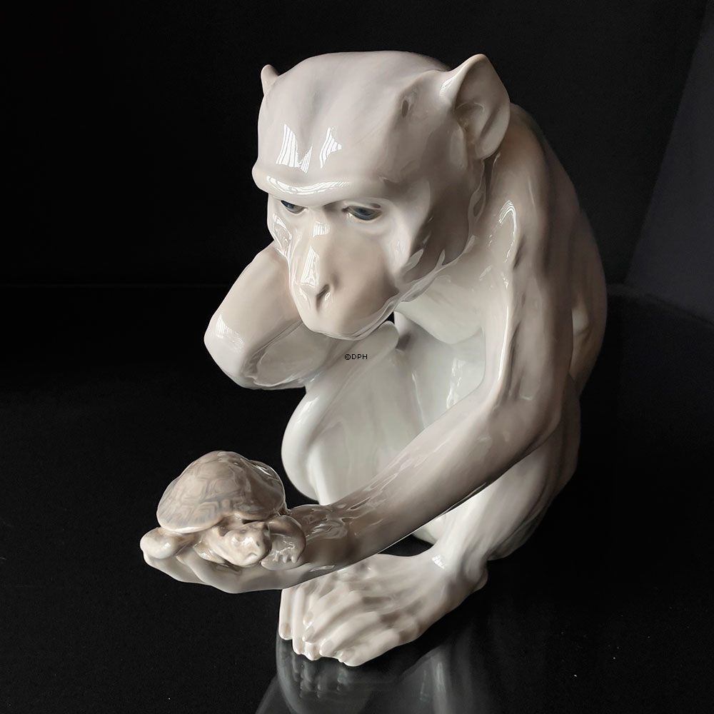 Affe mit Schildkröte, groß, Bing & Gröndahl Figur Nr. 1545