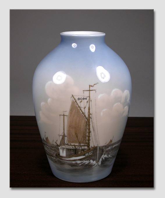 Vase mit Fischerboot, Bing & Gröndahl Nr. 1568-5239