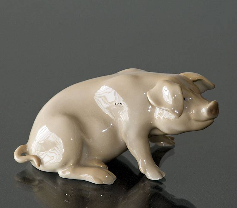 Sitzendes Schwein, Bing & Gröndahl Figur Nr. 1020405 / 1582