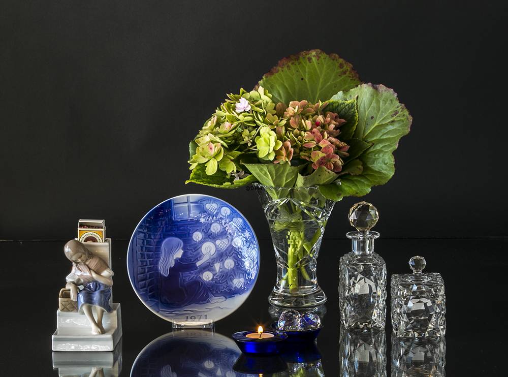 Das kleine Mädchen mit den Schwefelhölzern, Bing & Gröndahl Figur Nr. 1655