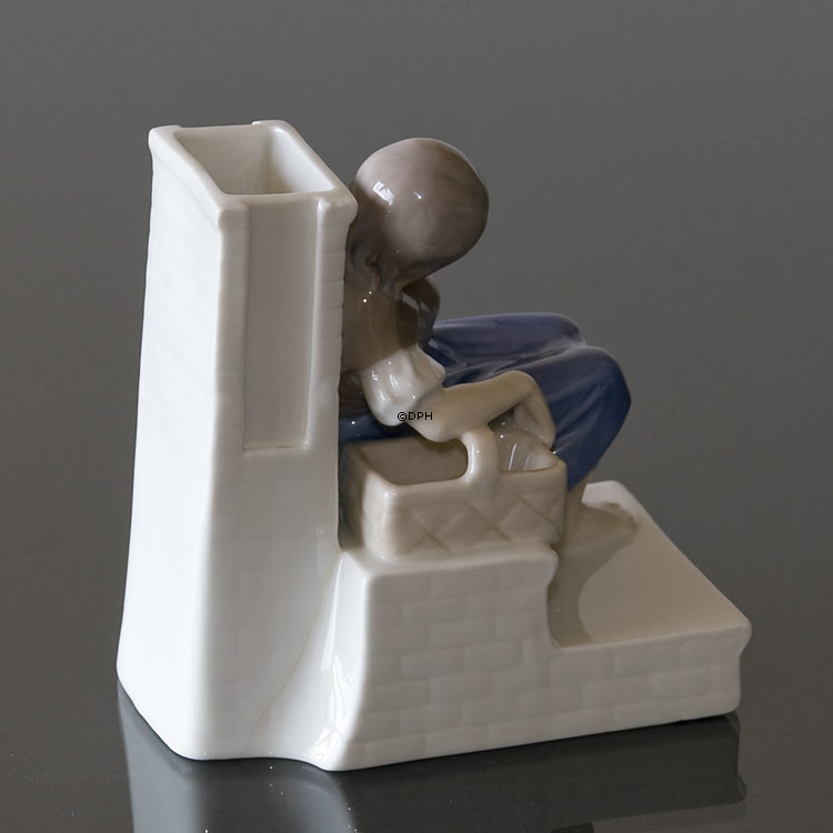 Das kleine Mädchen mit den Schwefelhölzern, Bing & Gröndahl Figur Nr. 1655