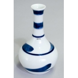 Weiße Vase mit blau-grünem Muster, Bing & Gröndahl Nr. 168-5143