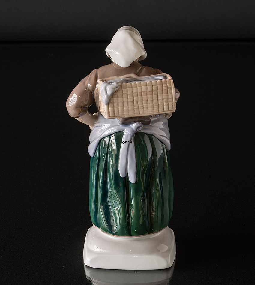Skovshoved Frau, Fischer Frau, Bing & Gröndahl Figur Nr. 1702