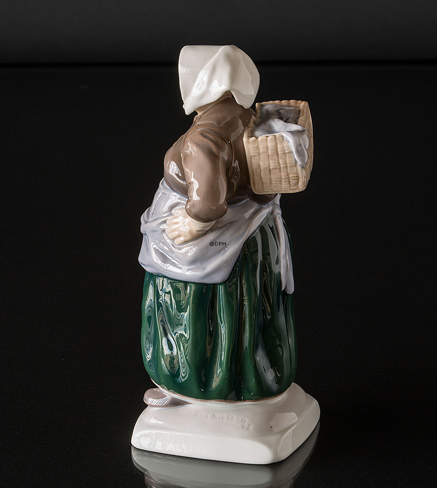 Skovshoved Frau, Fischer Frau, Bing & Gröndahl Figur Nr. 1702