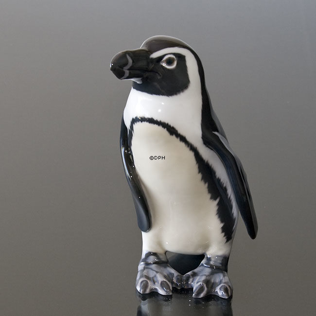 Großer Pinguin steht und schaut sich um, Bing & Gröndahl Figur Nr. 1822