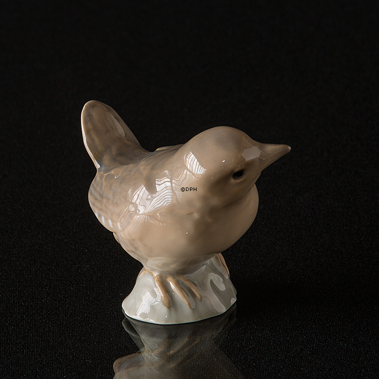 Zaunkönig blickt in den Himmel, Bing & Gröndahl Vogelfigur Nr. 1853