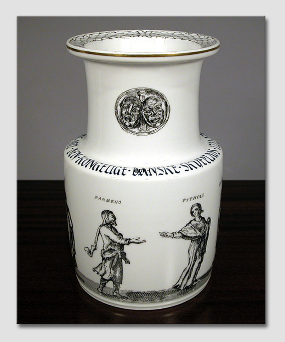 Vase mit Szenen aus Komödien vom klassischen Dramatiker Terents, Bing & Gröndahl Nr. 1857-5750