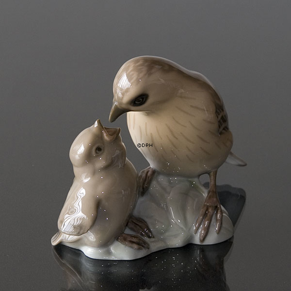 Sperling füttert seine jungen, Bing & Gröndahl Vogelfigur Nr. 1869