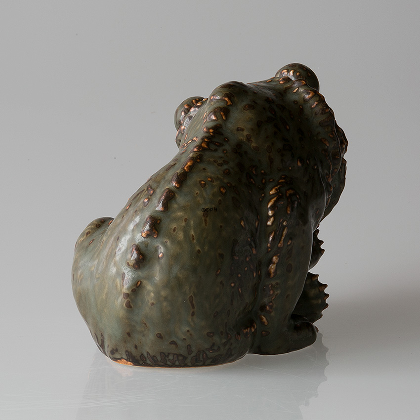 Bär sitzt und leckt seine Pfote Royal Copenhagen Steinzeug Figur Nr. 188