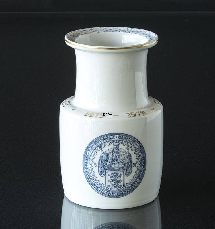Vase mit der Universität von Kopenhagen, Bing & Gröndahl Nr. 1890-5750