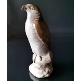 Sperber sitzt mit Blick auf dem Gelände, Bing & Gröndahl Vogel Figur Nr. 1892