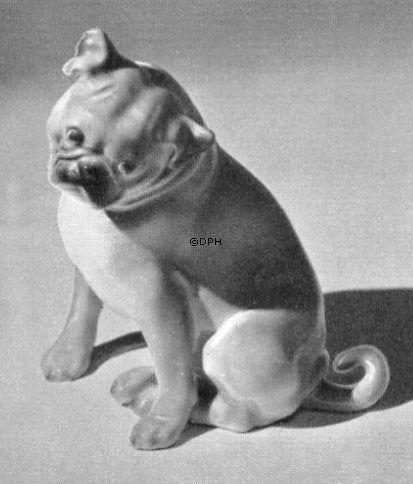 Mops sitzend, Bing & Gröndahl hunde Figur Nr. 1903