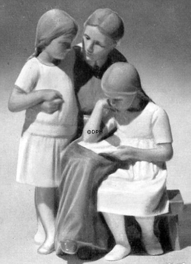 Mutter mit 2 Mädchen, Bing & Gröndahl Figur Nr. 1910