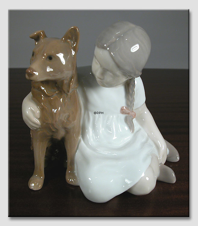 Mädchen mit Hund, Bing & Gröndahl Figur Nr. 1973