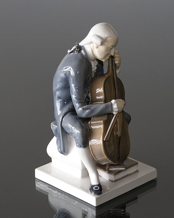 Cellist, Bing & Gröndahl Figur, Mann spielt das Cello Nr. 2032