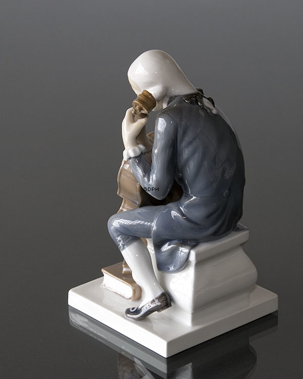 Cellist, Bing & Gröndahl Figur, Mann spielt das Cello Nr. 2032