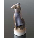 Frau mit Fischernetz schaut in der Ferne, Bing & Gröndahl Figur Nr. 2036