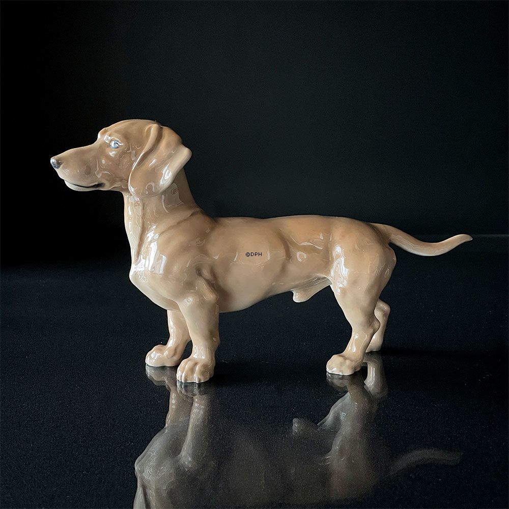 Dackel, stehend, Bing & Gröndahl Hundefigur Nr. 2041