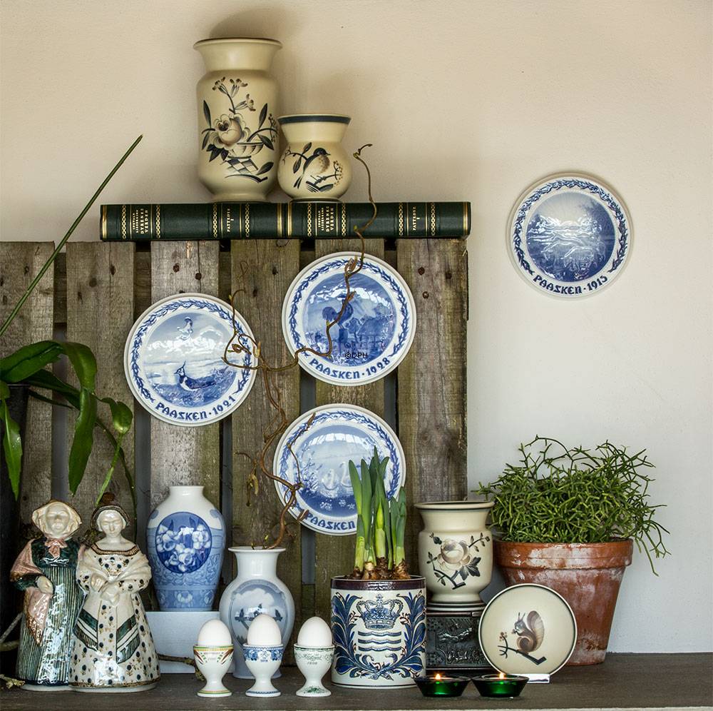 Damen in Volkstrachten, Bing & Gröndahl Keramikfigur Nr. 209