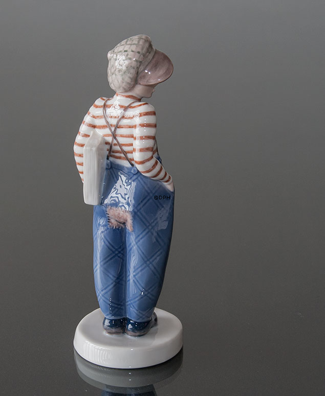 Zeitungsbote bringt die Nachrichten, Bing & Gröndahl Figur Nr. 2148